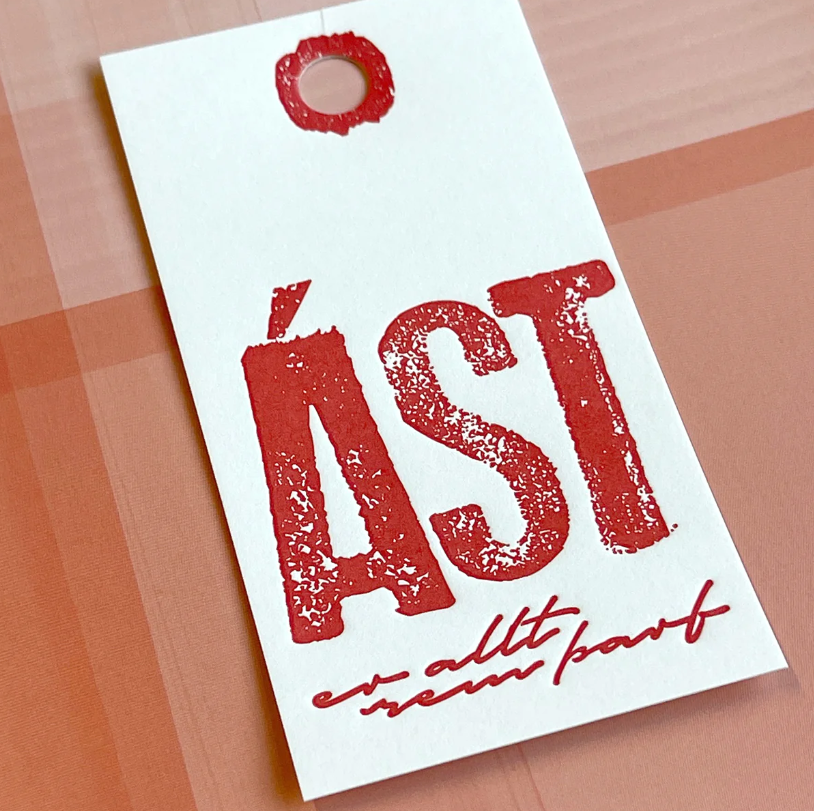 Ást - merkimiðar