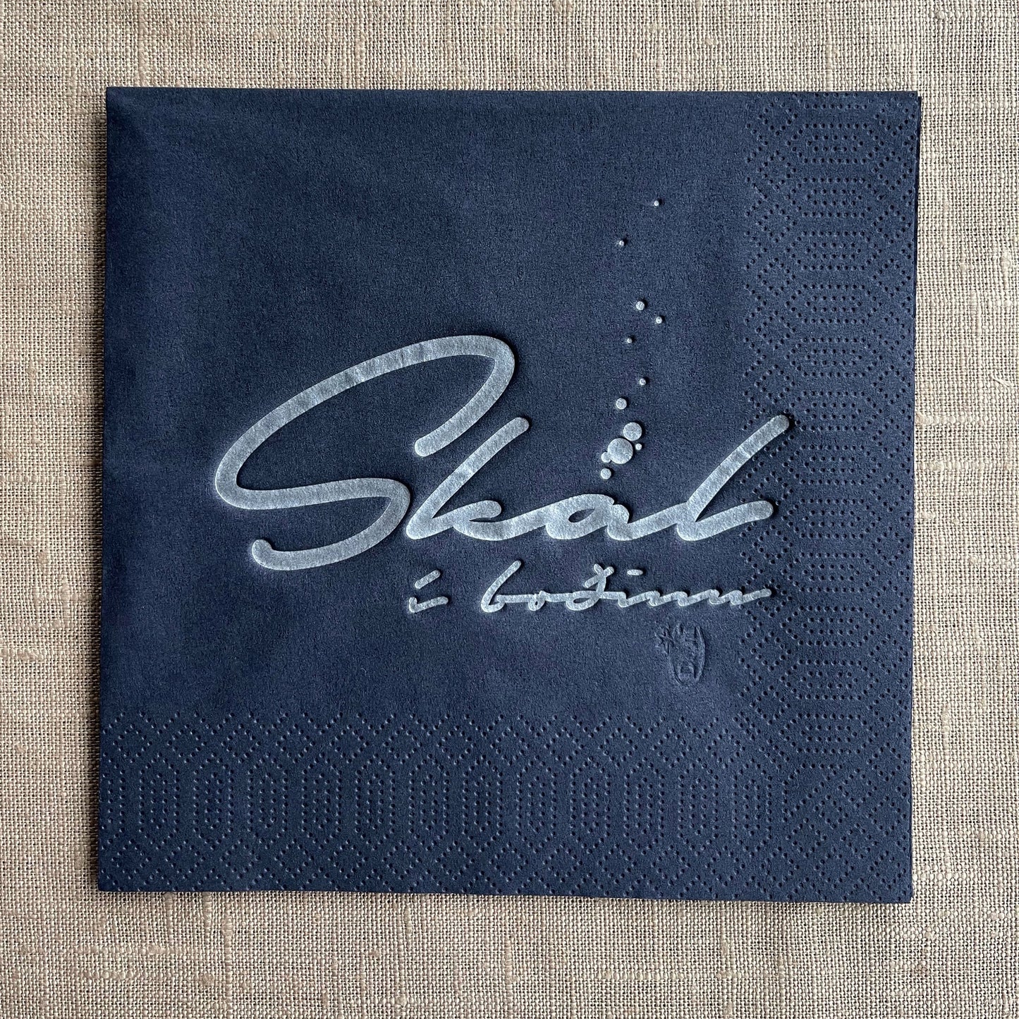 Servíettur - Skál í boðinu, Svartar